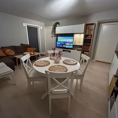 Veldig Sentral Leilighet Med Kort Vei Til Alt